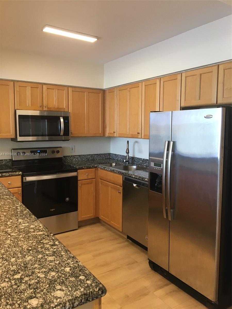 Small Image of 5700 COLLINS AVE #6J, Miami Beach Number 10