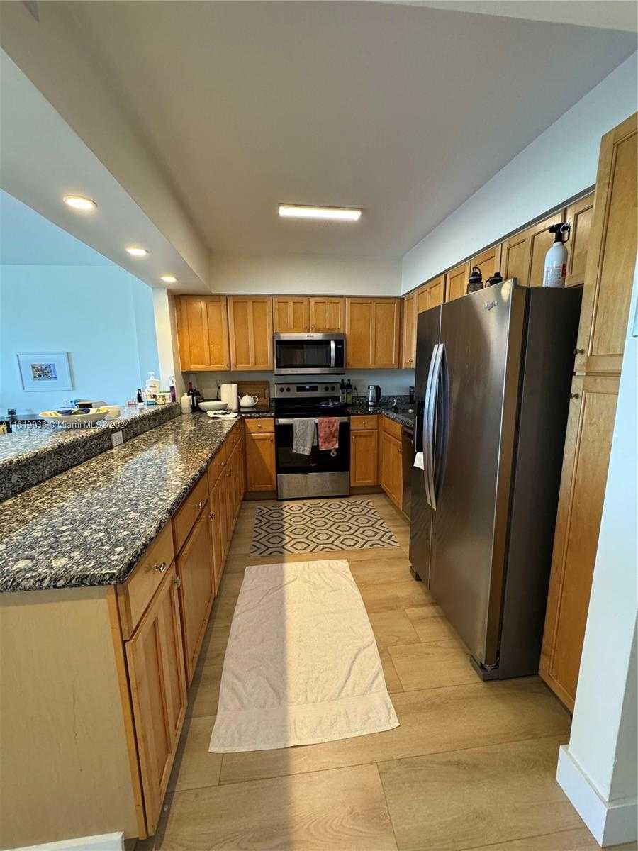 Small Image of 5700 COLLINS AVE #6J, Miami Beach Number 12