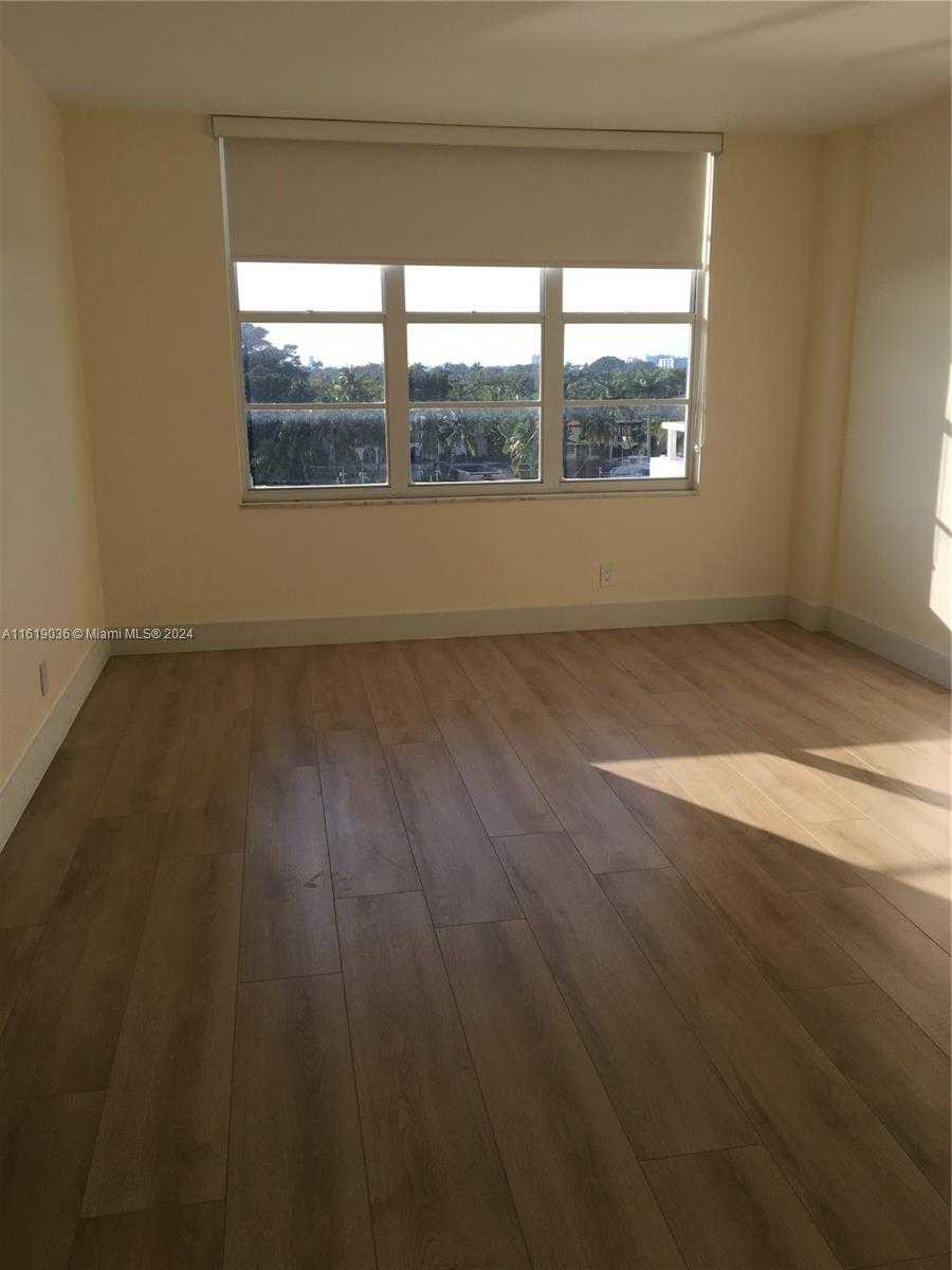 Small Image of 5700 COLLINS AVE #6J, Miami Beach Number 16