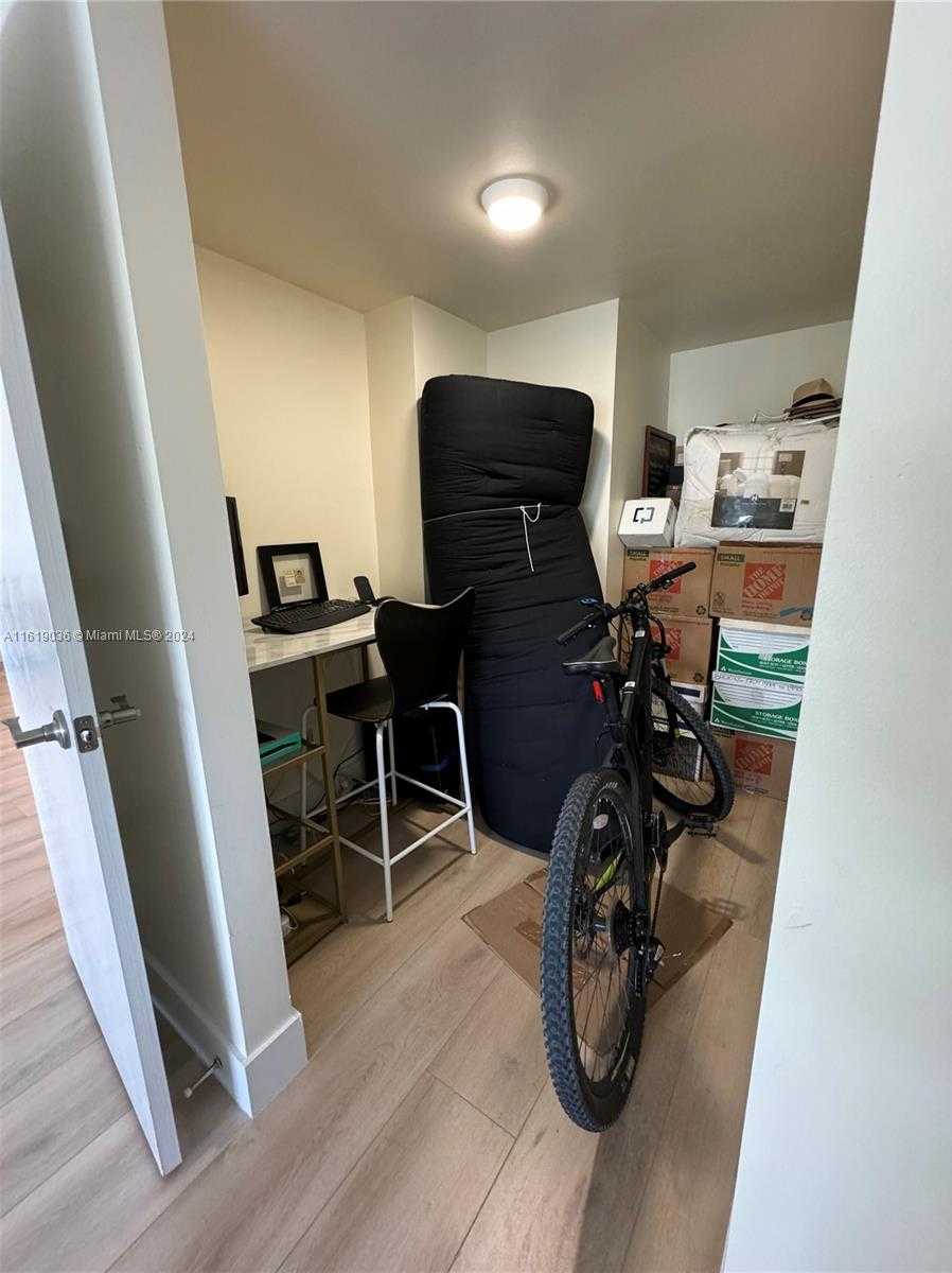 Small Image of 5700 COLLINS AVE #6J, Miami Beach Number 23