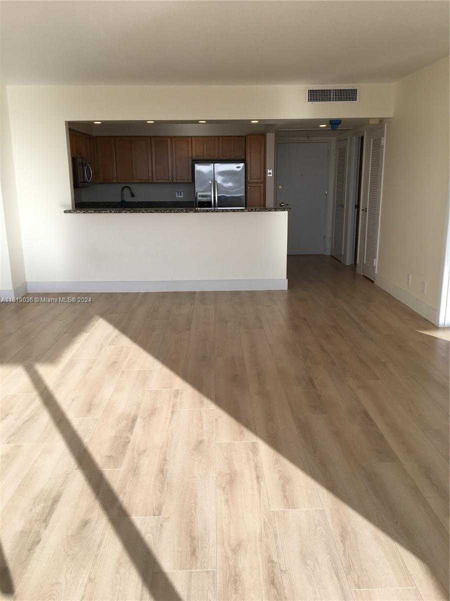 Small Image of 5700 COLLINS AVE #6J, Miami Beach Number 5