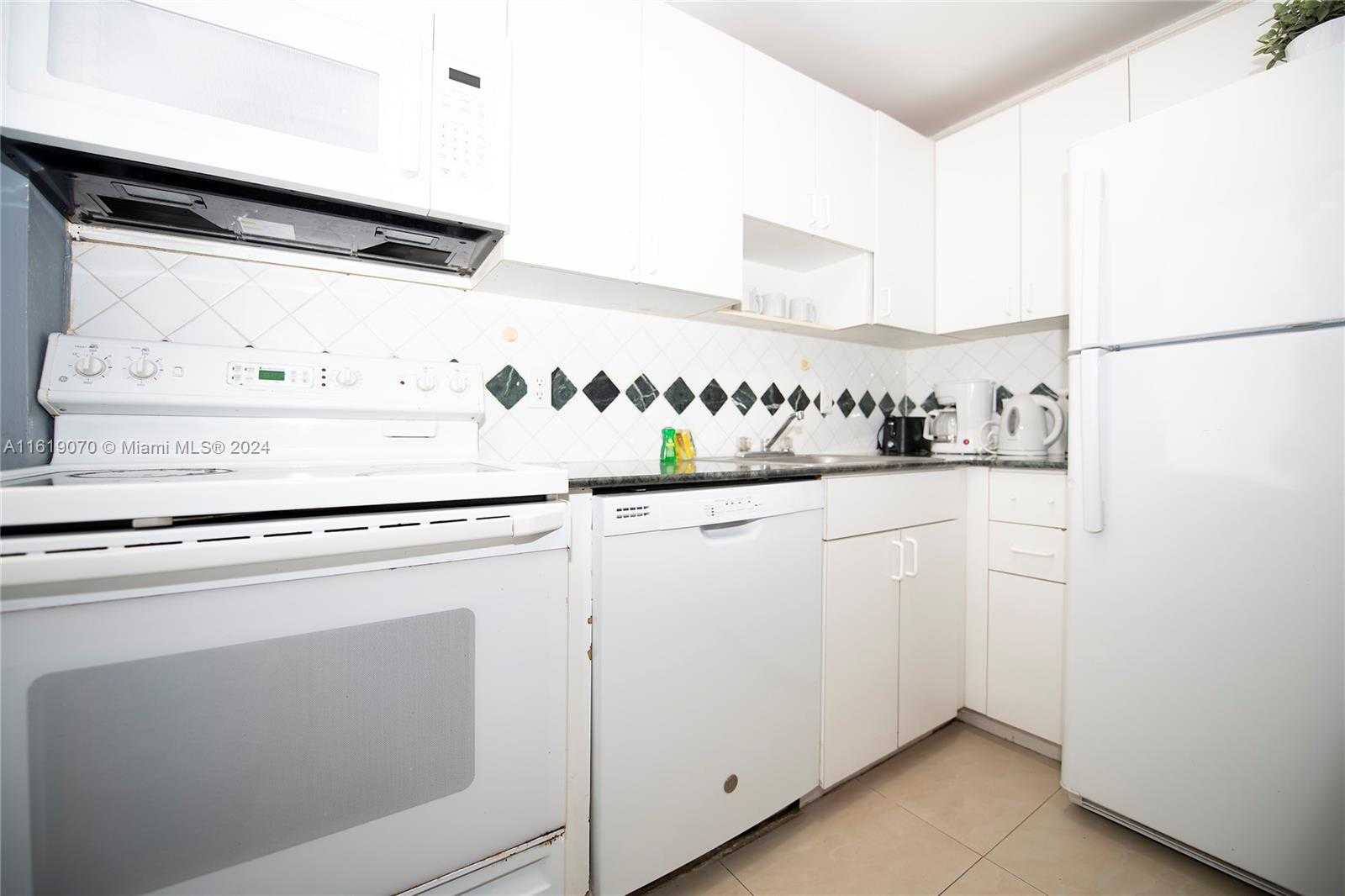 Small Image of 918 OCEAN DR #202, Miami Beach Number 8
