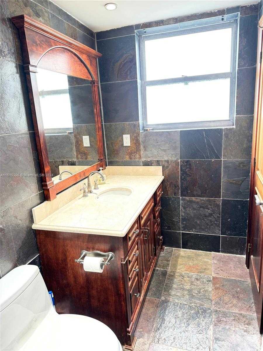 Small Image of 3901 SOUTH OCEAN DR #7O, Hollywood Number 17