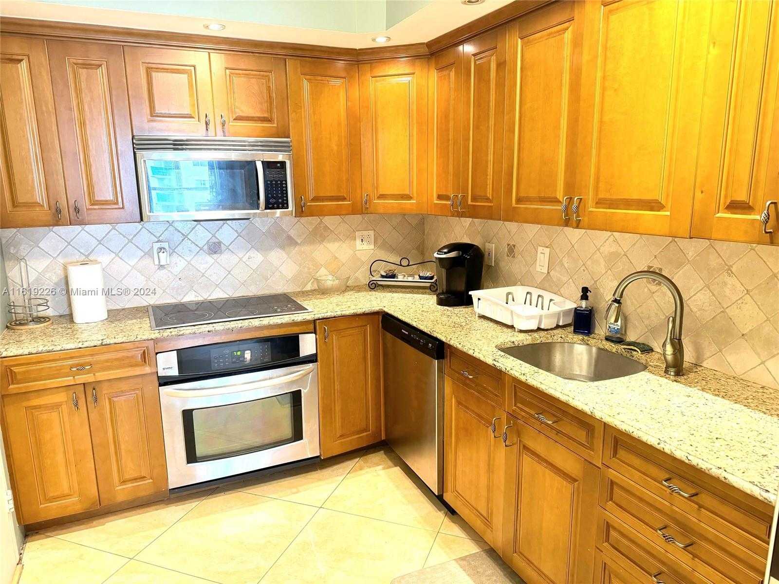 Small Image of 3901 SOUTH OCEAN DR #7O, Hollywood Number 9
