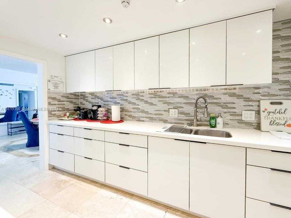 Small Image of 3901 SOUTH OCEAN DR #9B, Hollywood Number 4