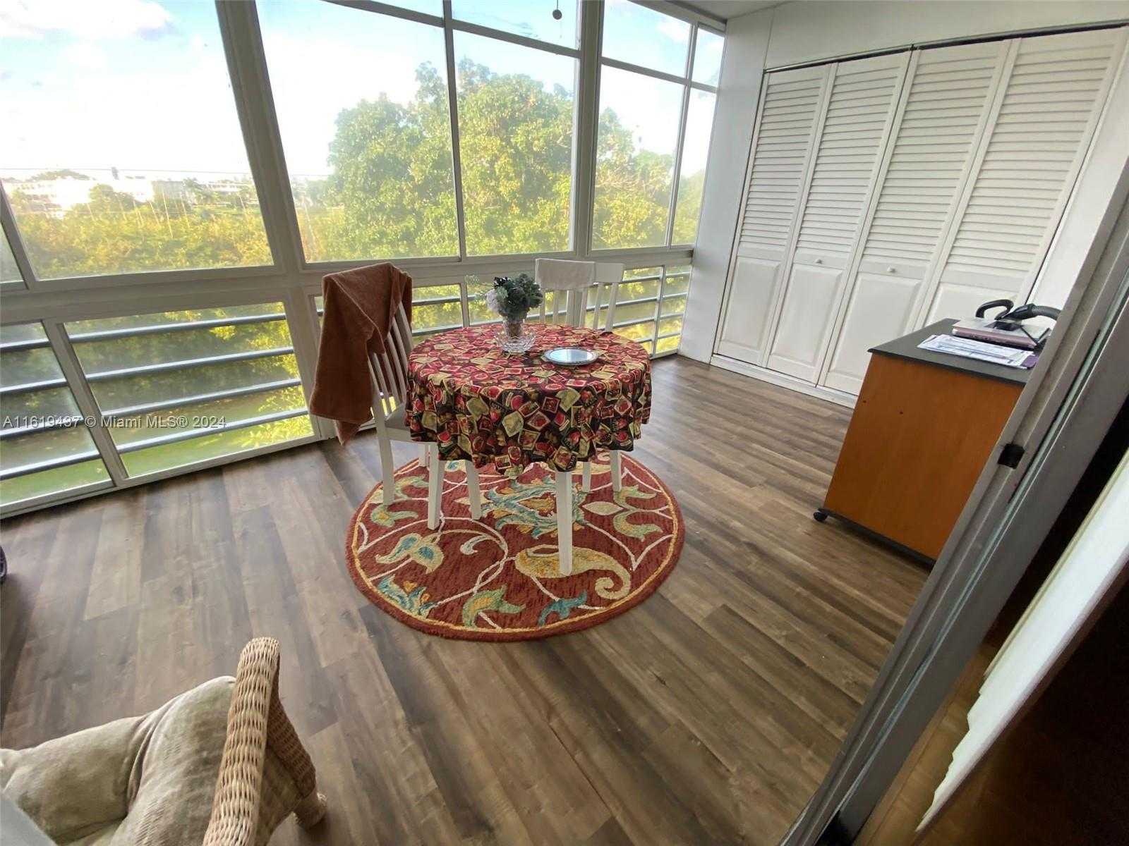 Small Image of 430 SOUTHAMPTON B #430, West Palm Beach Number 10