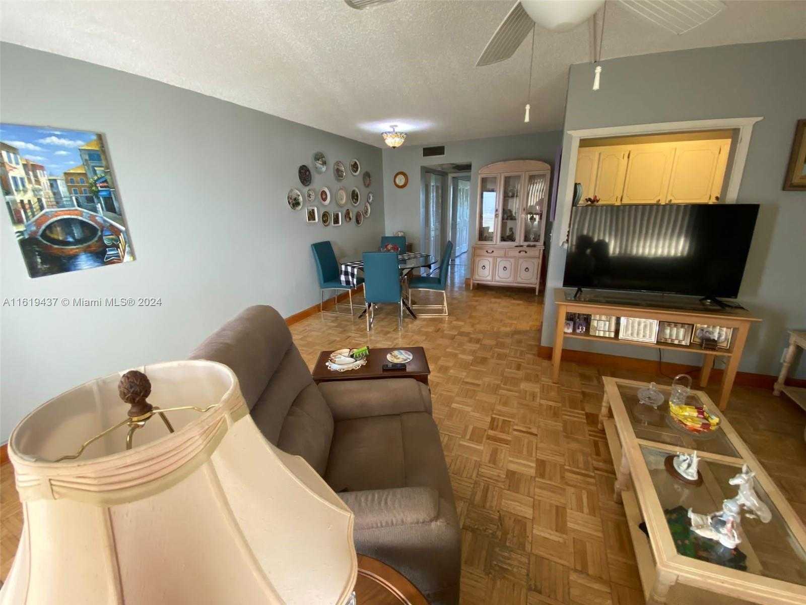 Small Image of 430 SOUTHAMPTON B #430, West Palm Beach Number 5