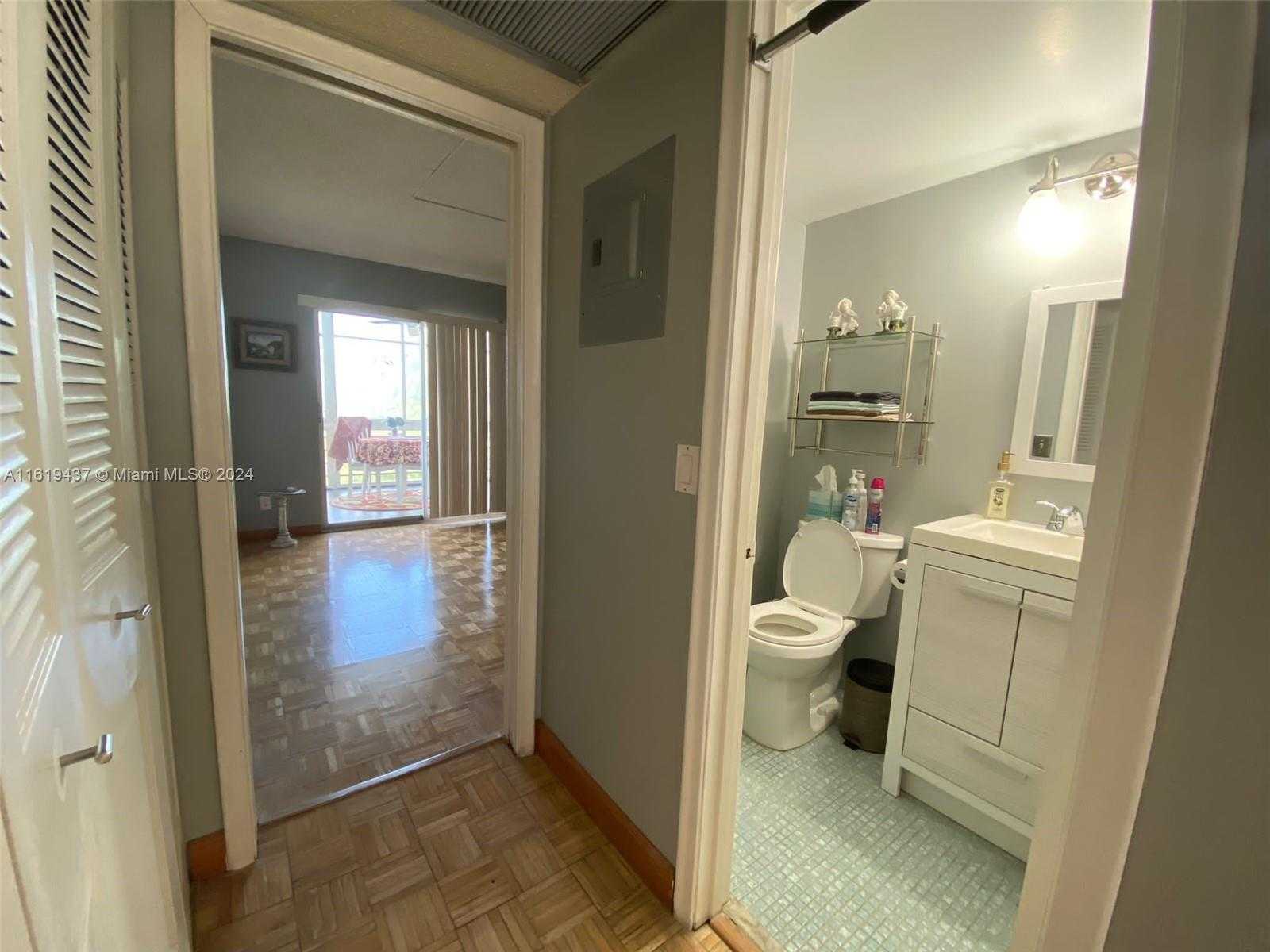 Small Image of 430 SOUTHAMPTON B #430, West Palm Beach Number 8