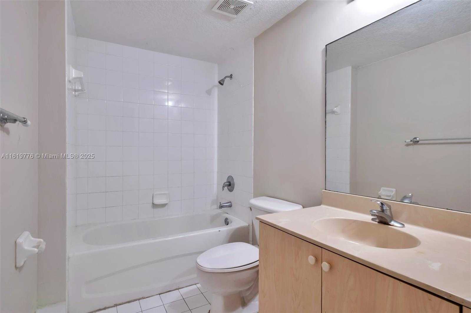 Small Image of 1482 LAKE CRYSTAL DR #H, West Palm Beach Number 18
