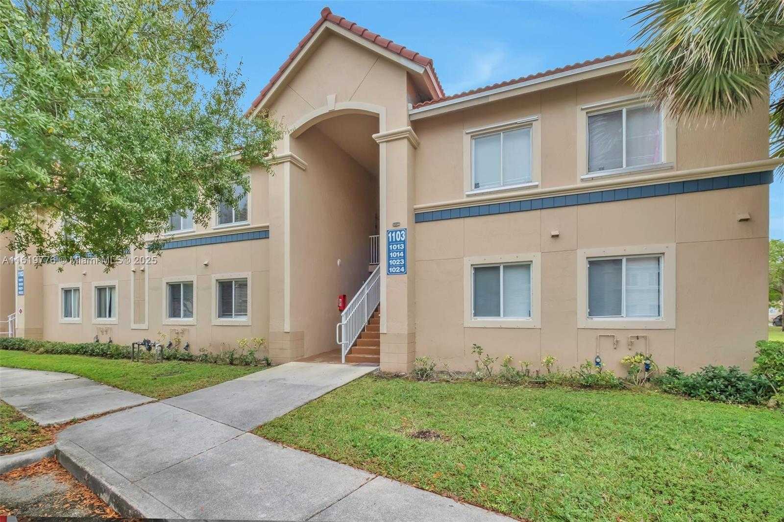 Small Image of 1482 LAKE CRYSTAL DR #H, West Palm Beach Number 3