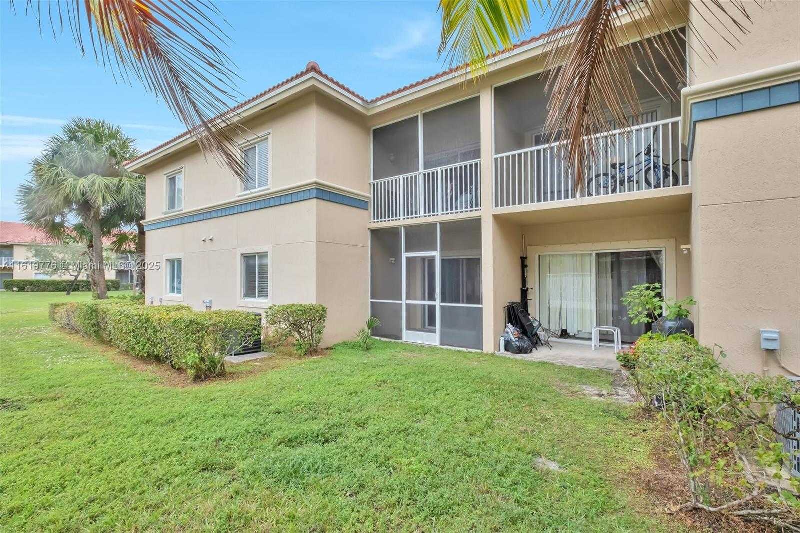 Small Image of 1482 LAKE CRYSTAL DR #H, West Palm Beach Number 4