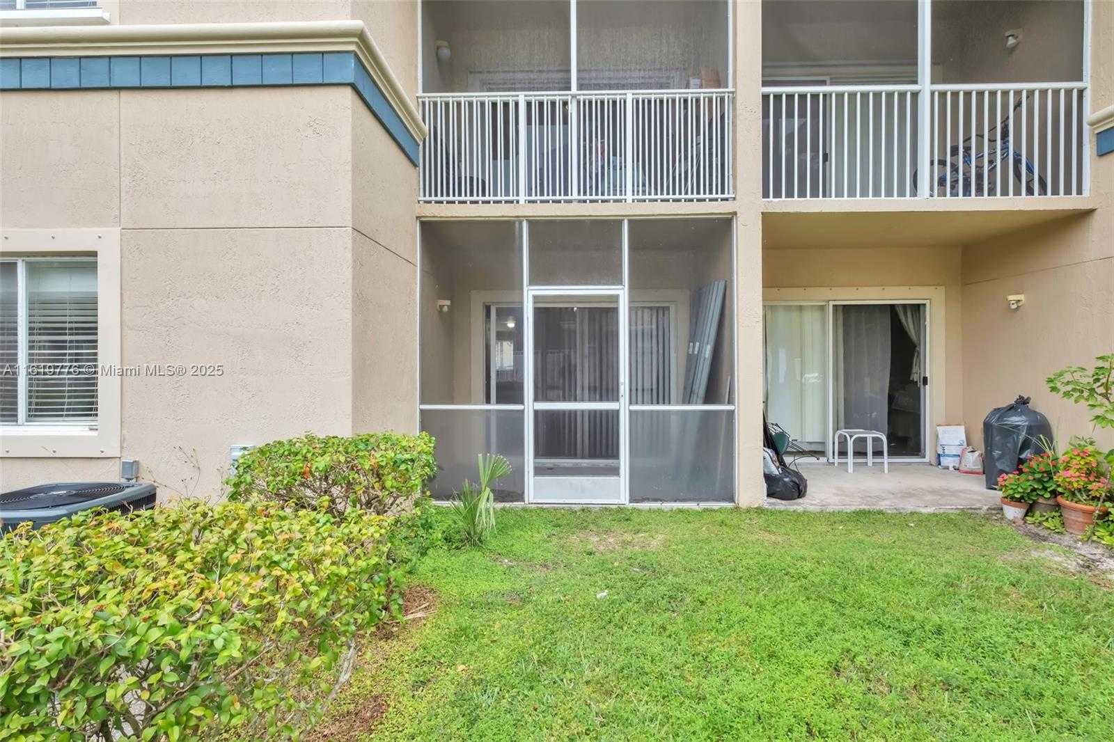 Small Image of 1482 LAKE CRYSTAL DR #H, West Palm Beach Number 5