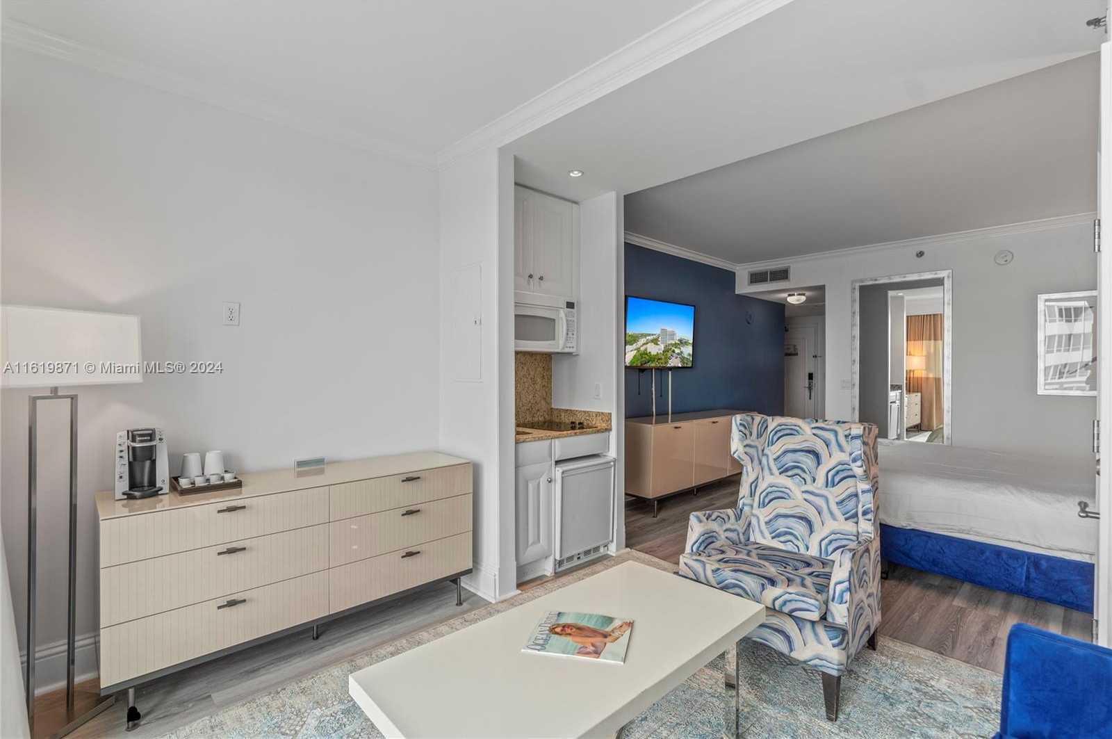 Small Image of 4401 COLLINS AVE #1007, Miami Beach Number 12