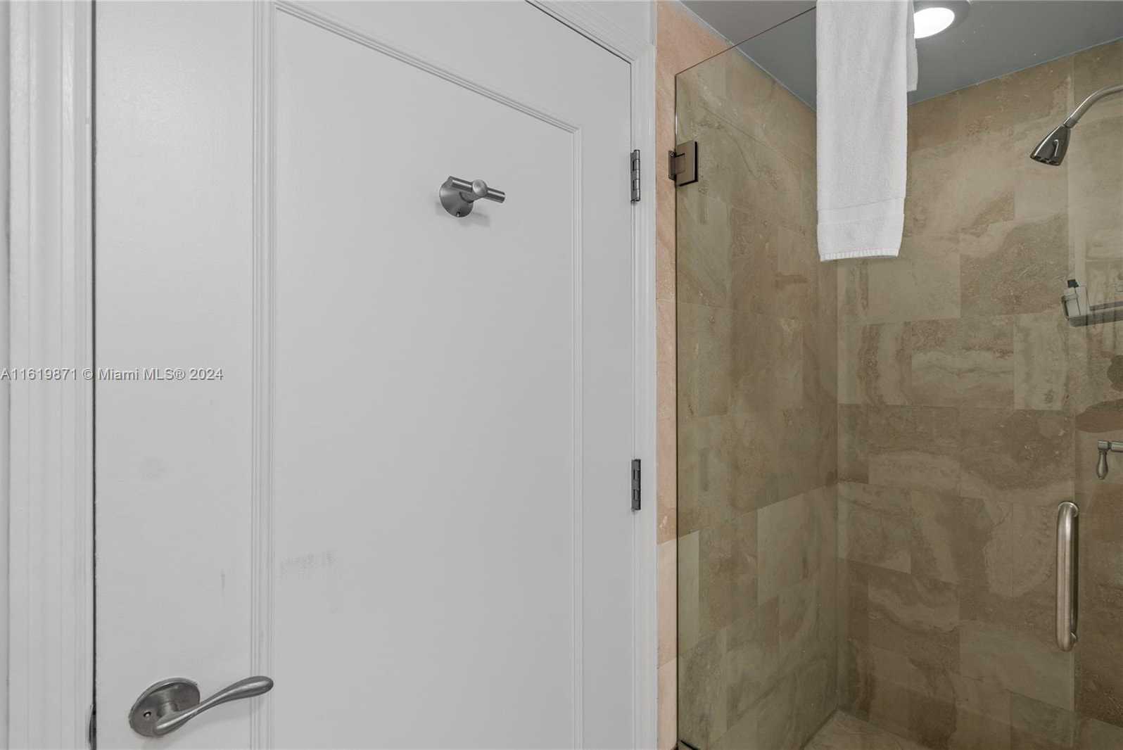 Small Image of 4401 COLLINS AVE #1007, Miami Beach Number 20