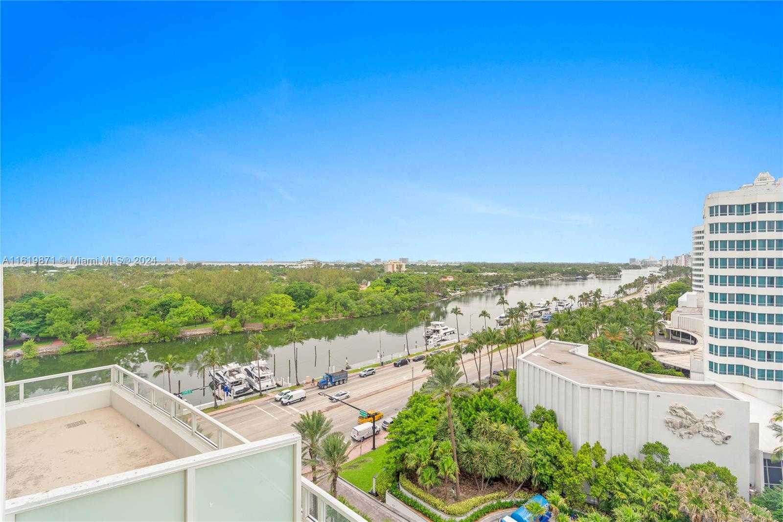 Small Image of 4401 COLLINS AVE #1007, Miami Beach Number 3