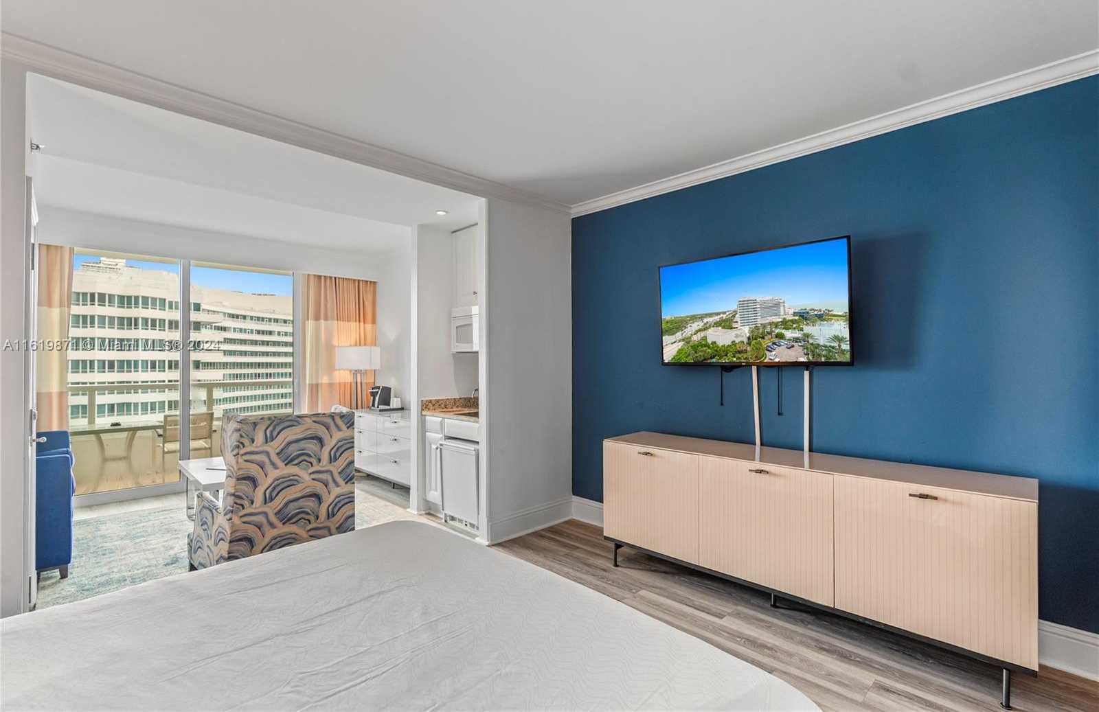Small Image of 4401 COLLINS AVE #1007, Miami Beach Number 6