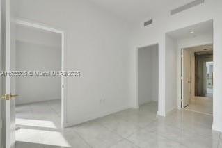 Small Image of 2678 TIGERTAIL AV #515, Miami Number 16