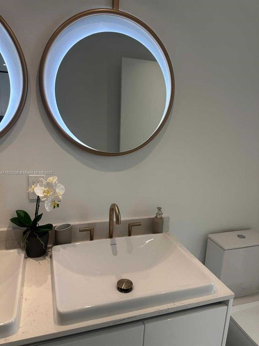 Small Image of 2678 TIGERTAIL AV #515, Miami Number 21