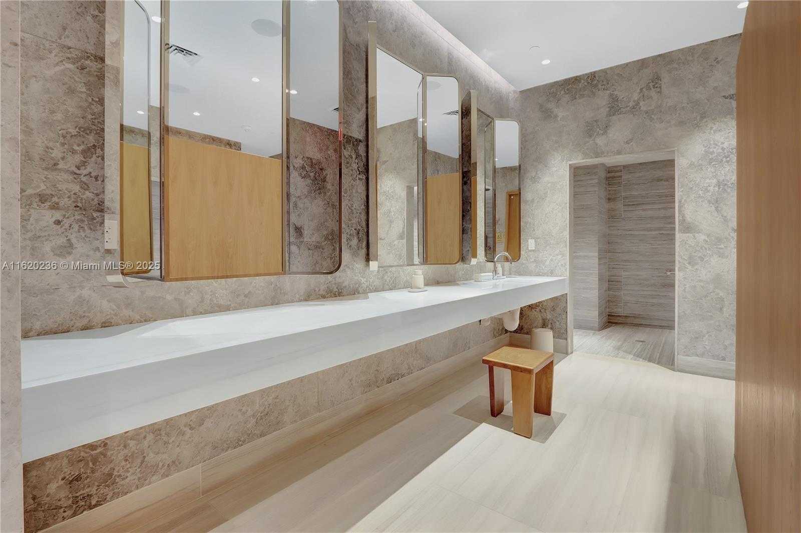 Small Image of 2678 TIGERTAIL AV #515, Miami Number 27