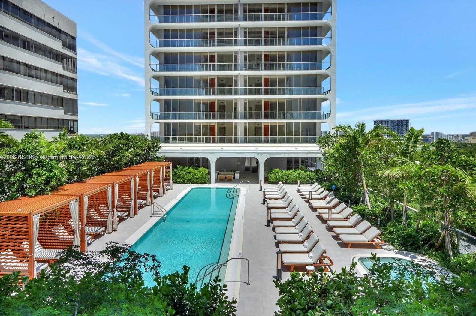 Small Image of 2678 TIGERTAIL AV #515, Miami Number 31