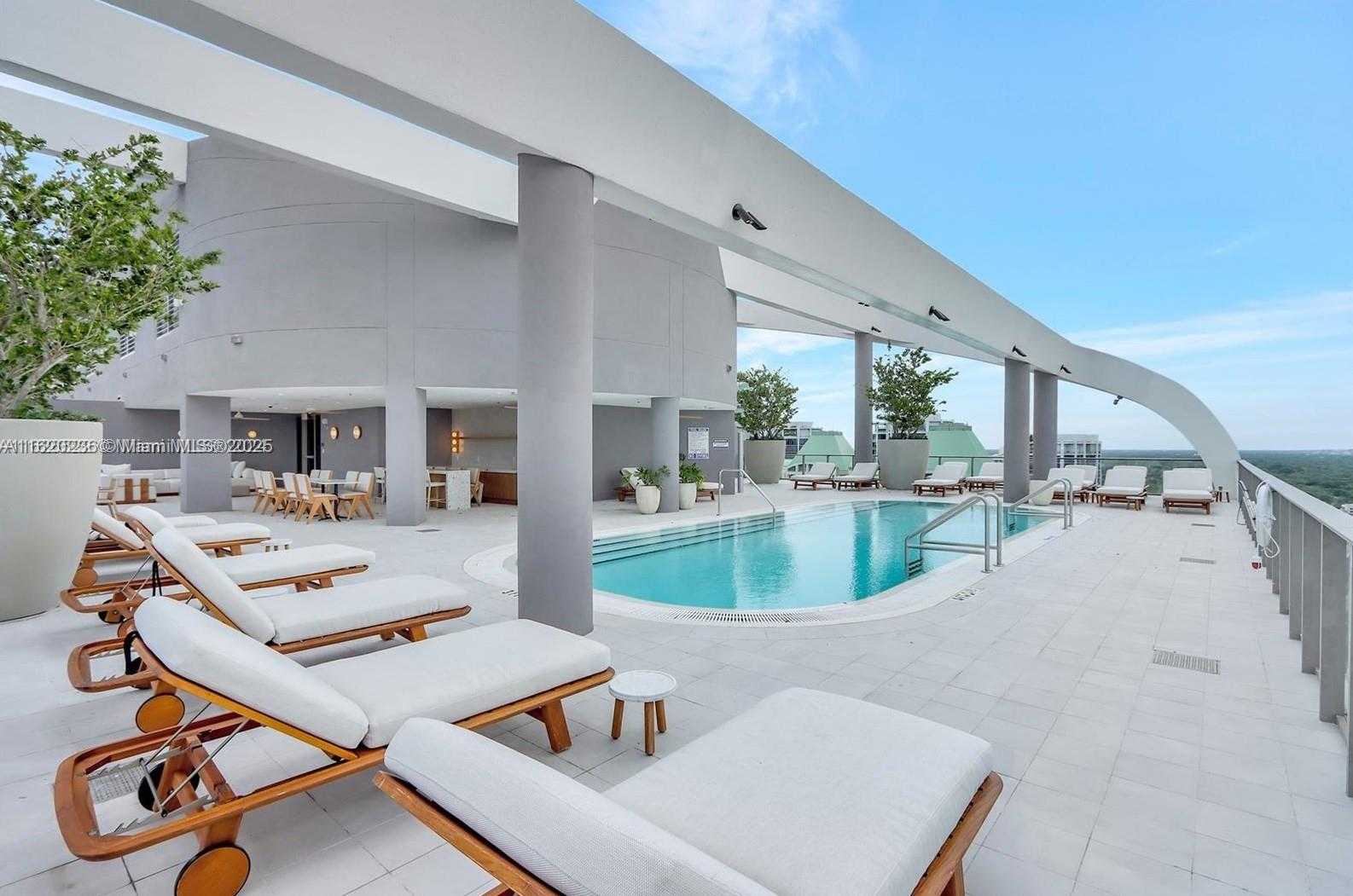 Small Image of 2678 TIGERTAIL AV #515, Miami Number 33