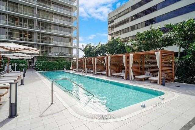 Small Image of 2678 TIGERTAIL AV #515, Miami Number 35