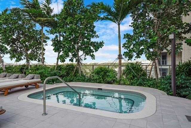 Small Image of 2678 TIGERTAIL AV #515, Miami Number 38