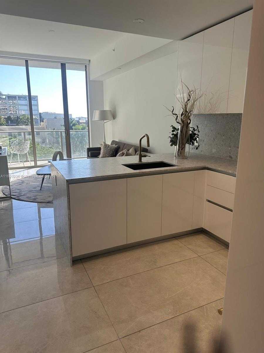 Small Image of 2678 TIGERTAIL AV #515, Miami Number 4