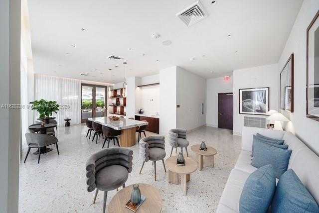 Small Image of 2678 TIGERTAIL AV #515, Miami Number 43