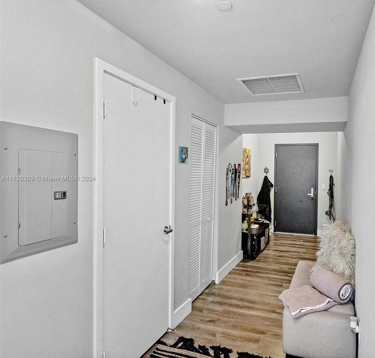 Small Image of 888 BISCAYNE BLVD #309, Miami Number 12