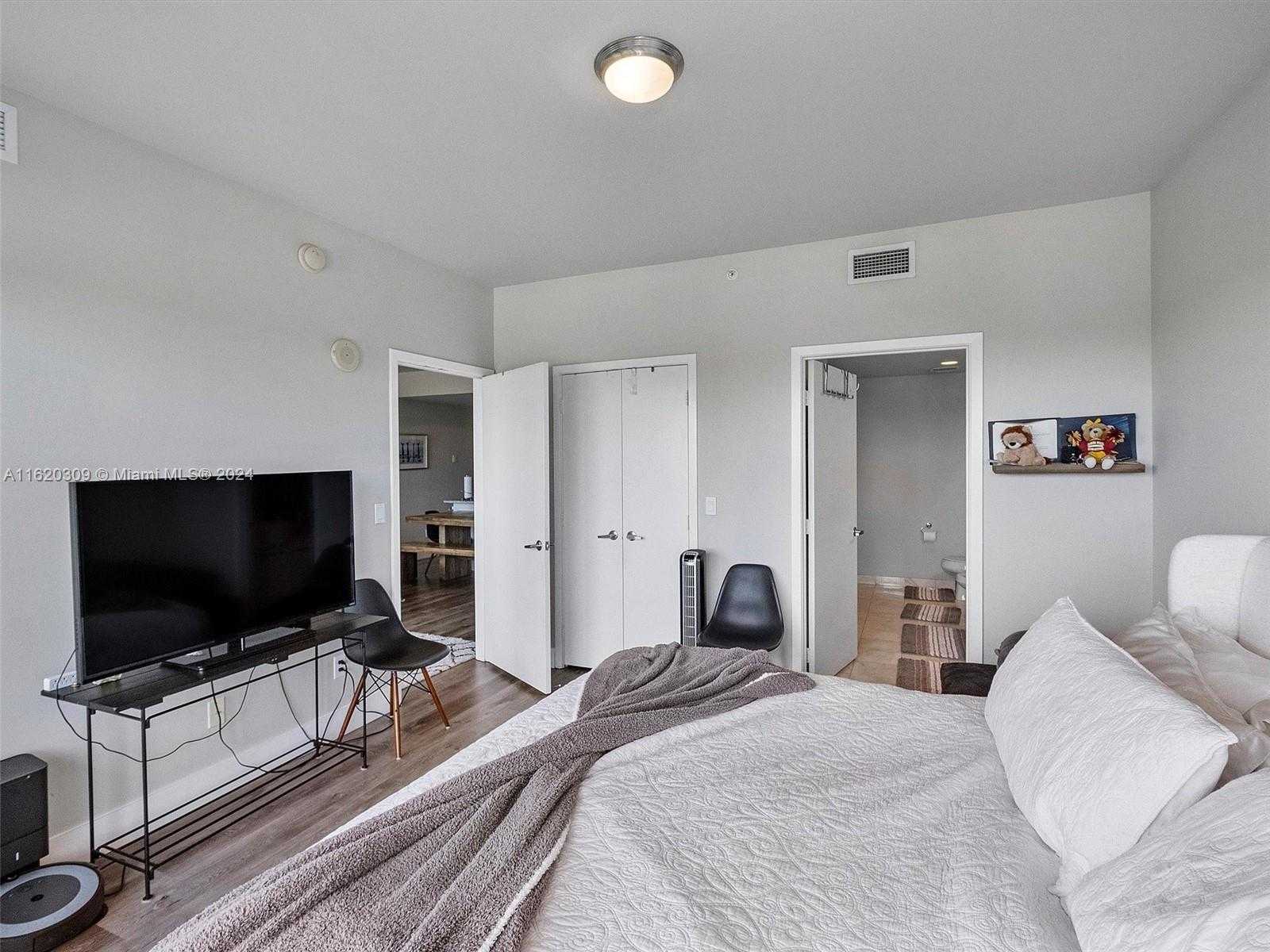 Small Image of 888 BISCAYNE BLVD #309, Miami Number 14