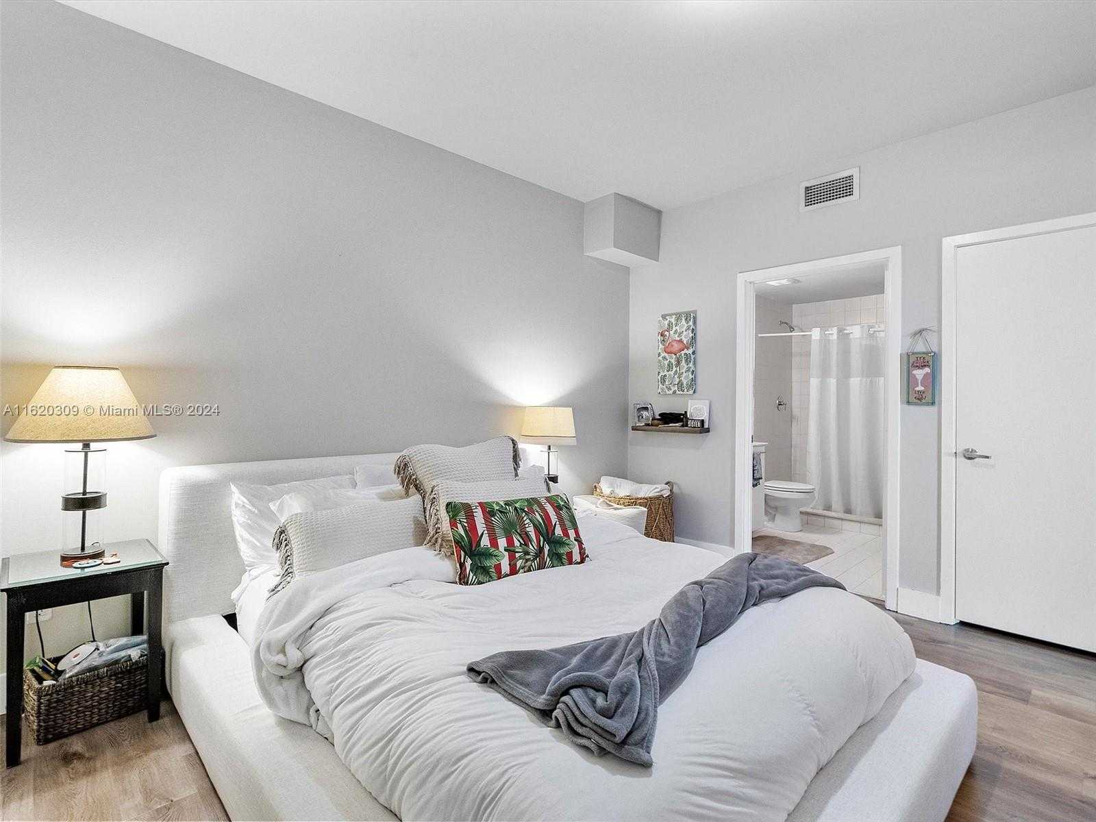 Small Image of 888 BISCAYNE BLVD #309, Miami Number 24