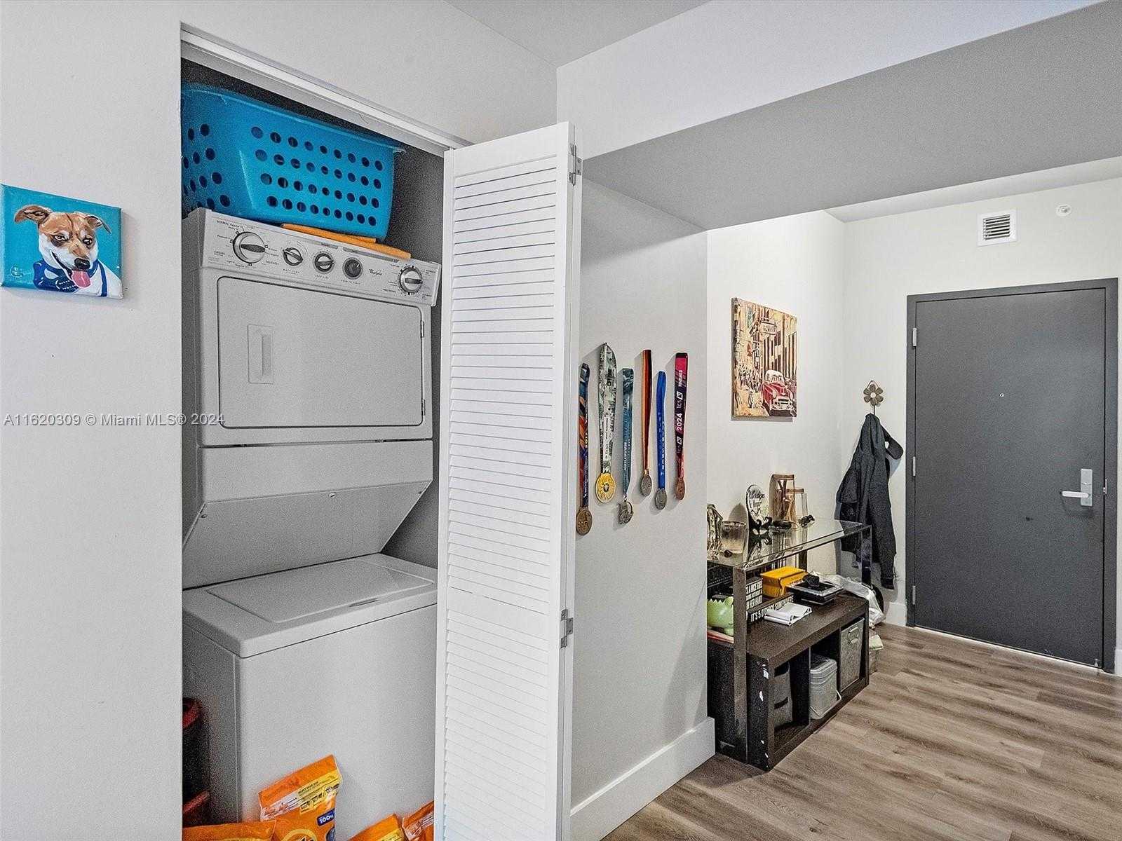 Small Image of 888 BISCAYNE BLVD #309, Miami Number 26