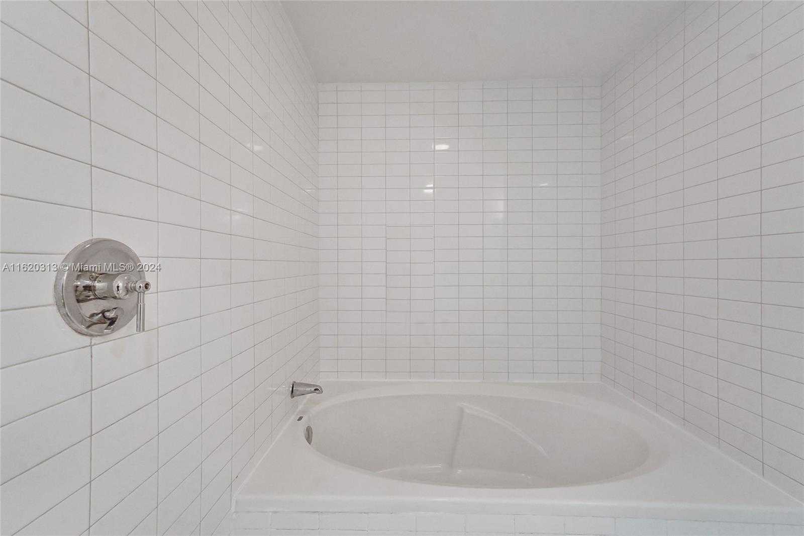 Small Image of 888 BISCAYNE BLVD #1805, Miami Number 10