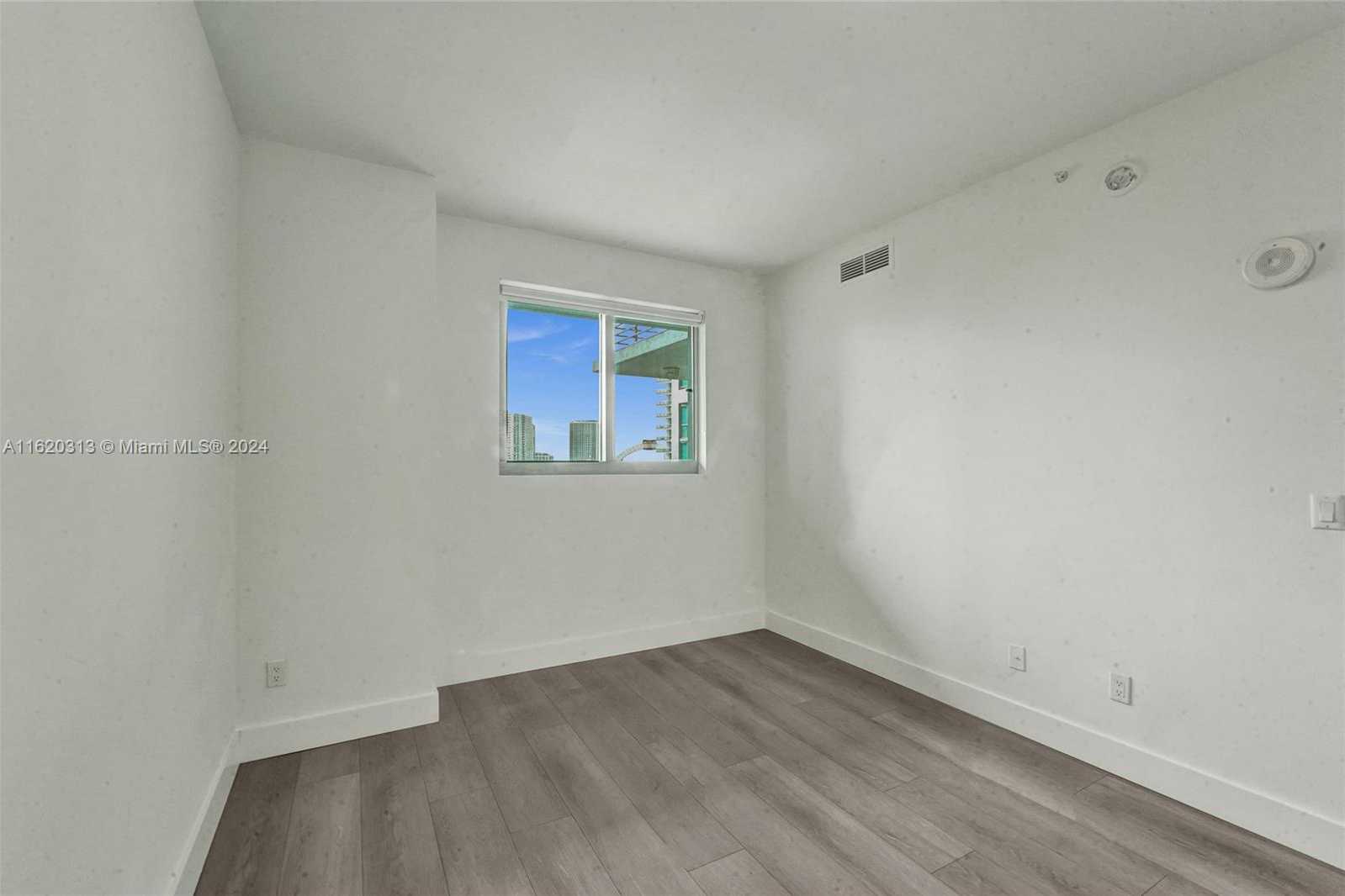 Small Image of 888 BISCAYNE BLVD #1805, Miami Number 22