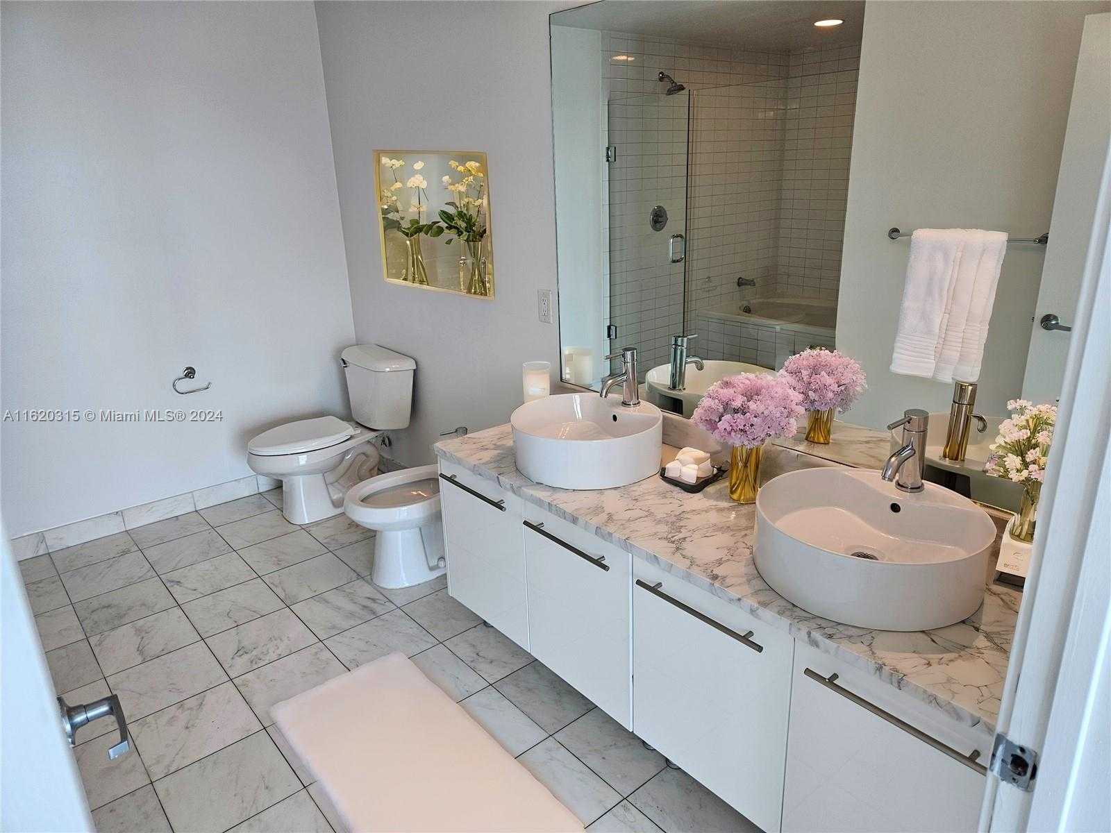 Small Image of 888 BISCAYNE BLVD #4001, Miami Number 10