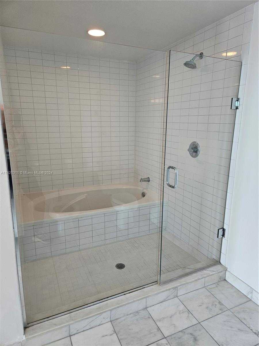 Small Image of 888 BISCAYNE BLVD #4001, Miami Number 11