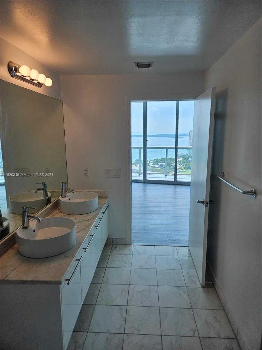 Small Image of 888 BISCAYNE BLVD #4001, Miami Number 13