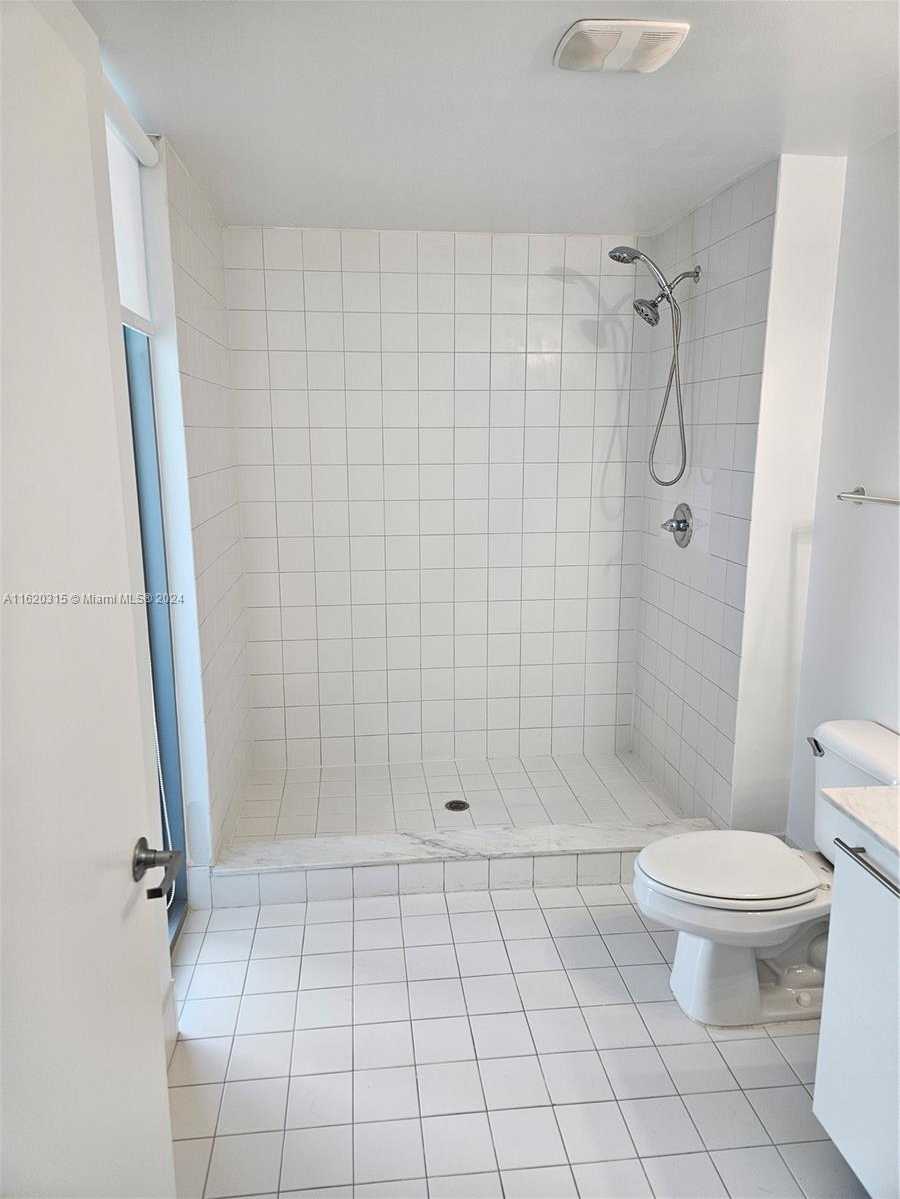 Small Image of 888 BISCAYNE BLVD #4001, Miami Number 19