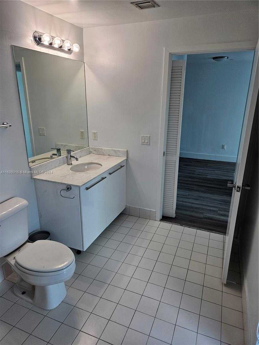 Small Image of 888 BISCAYNE BLVD #4001, Miami Number 20