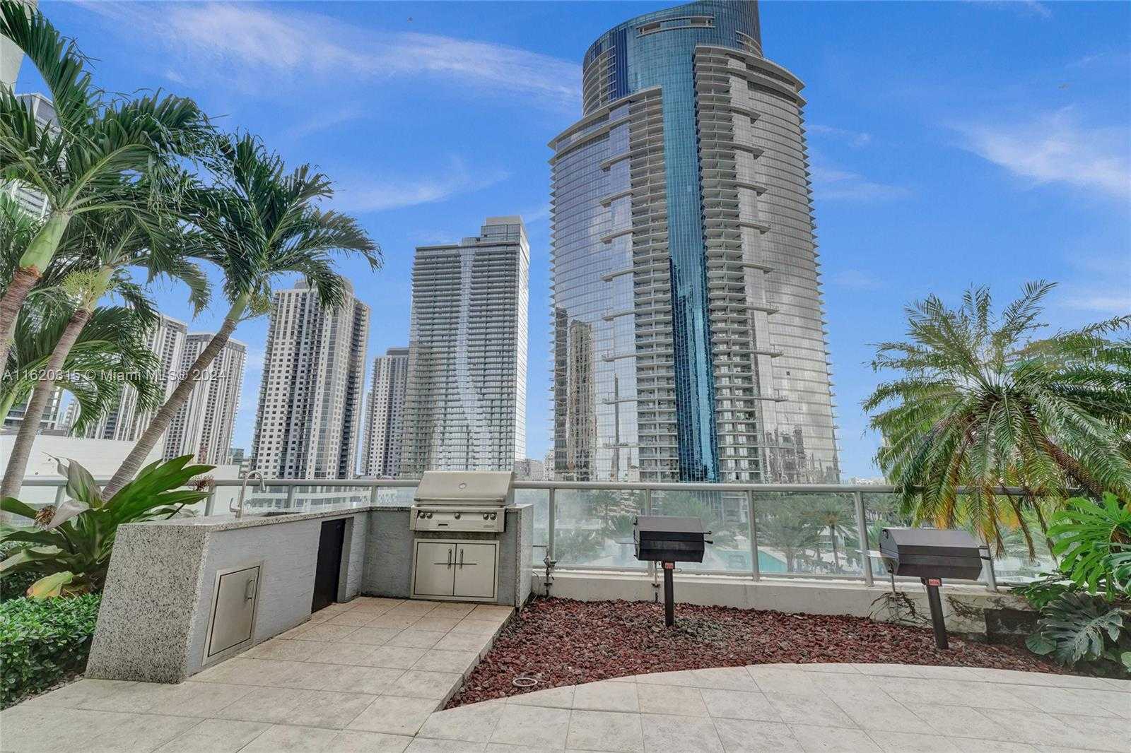 Small Image of 888 BISCAYNE BLVD #4001, Miami Number 42