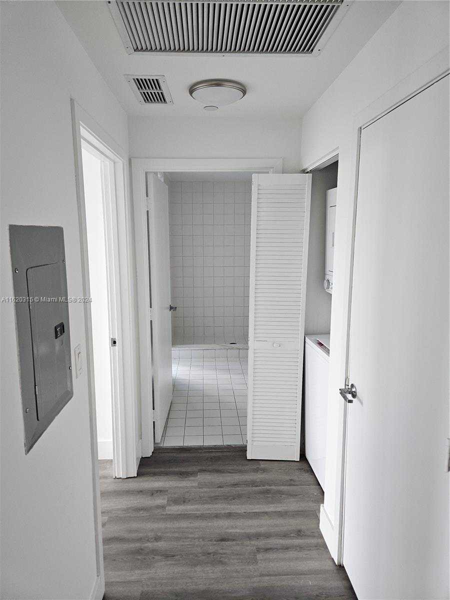 Small Image of 888 BISCAYNE BLVD #2701, Miami Number 15