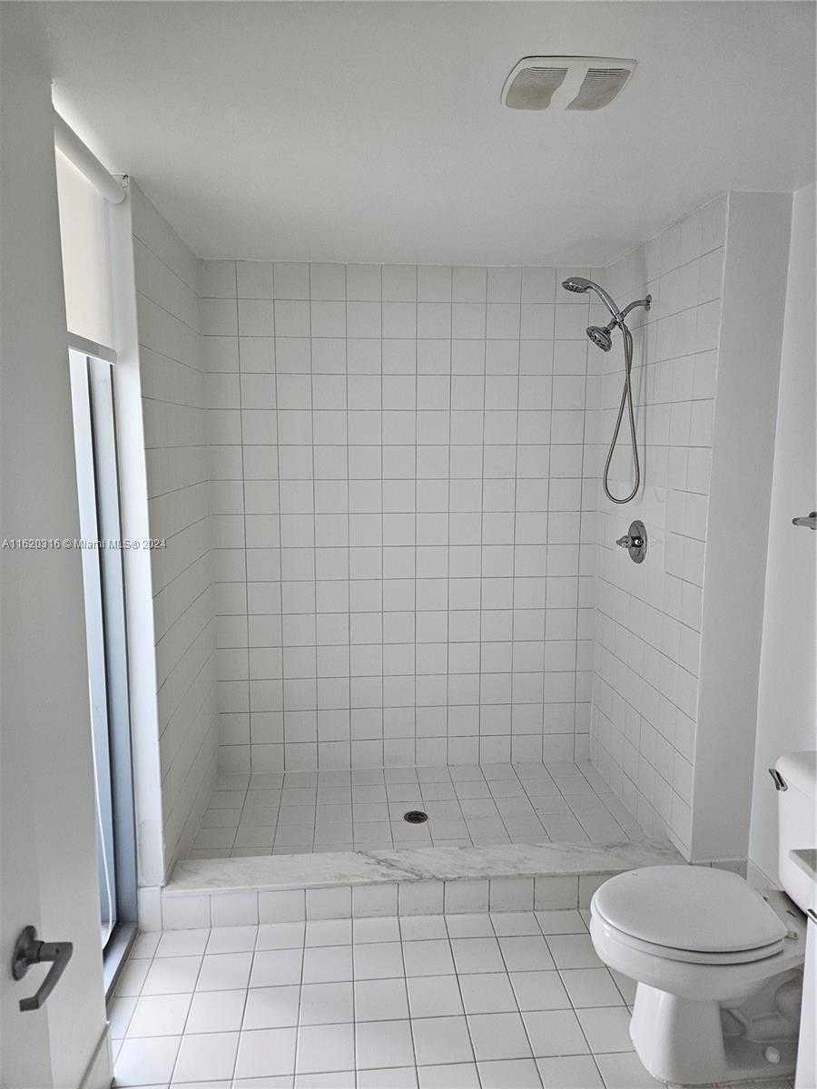 Small Image of 888 BISCAYNE BLVD #2701, Miami Number 17