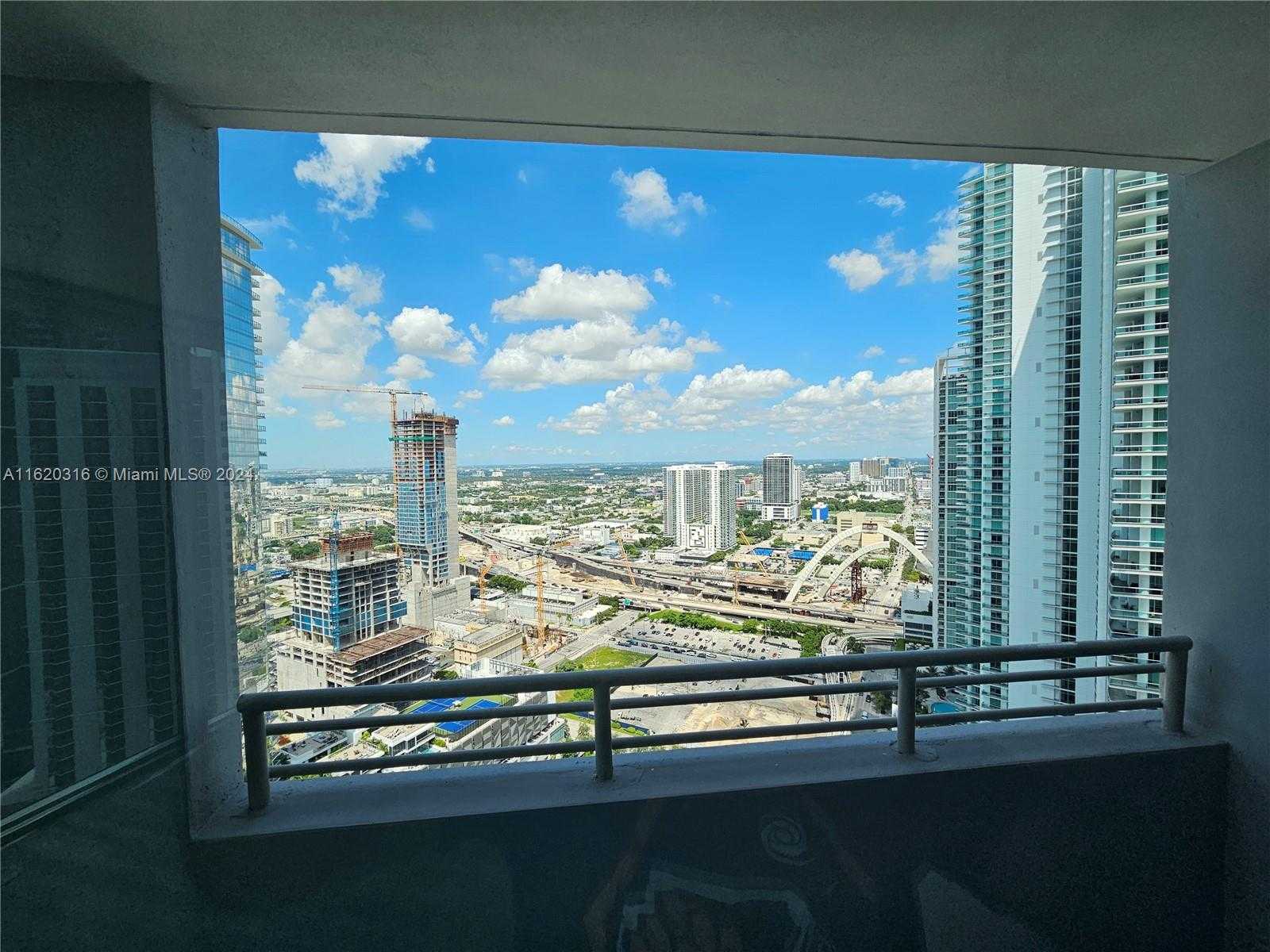 Small Image of 888 BISCAYNE BLVD #2701, Miami Number 7