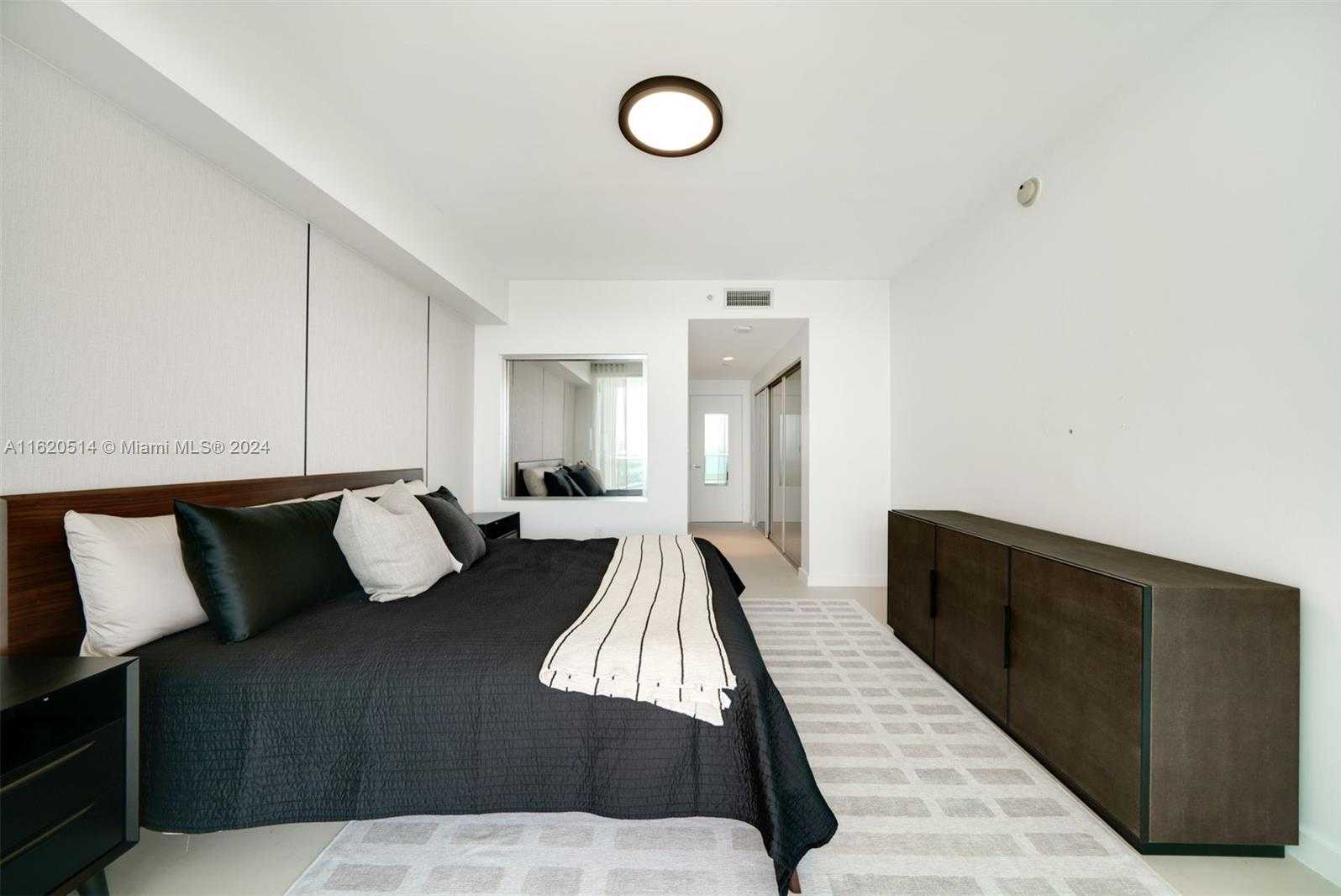 Small Image of 900 BISCAYNE BLVD #905, Miami Number 24