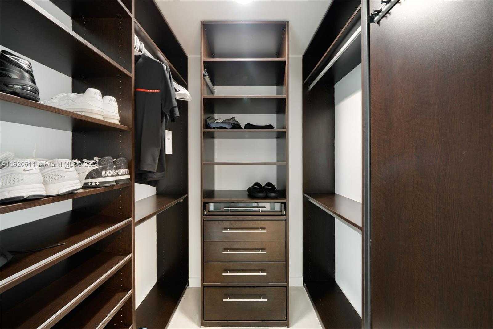 Small Image of 900 BISCAYNE BLVD #905, Miami Number 25