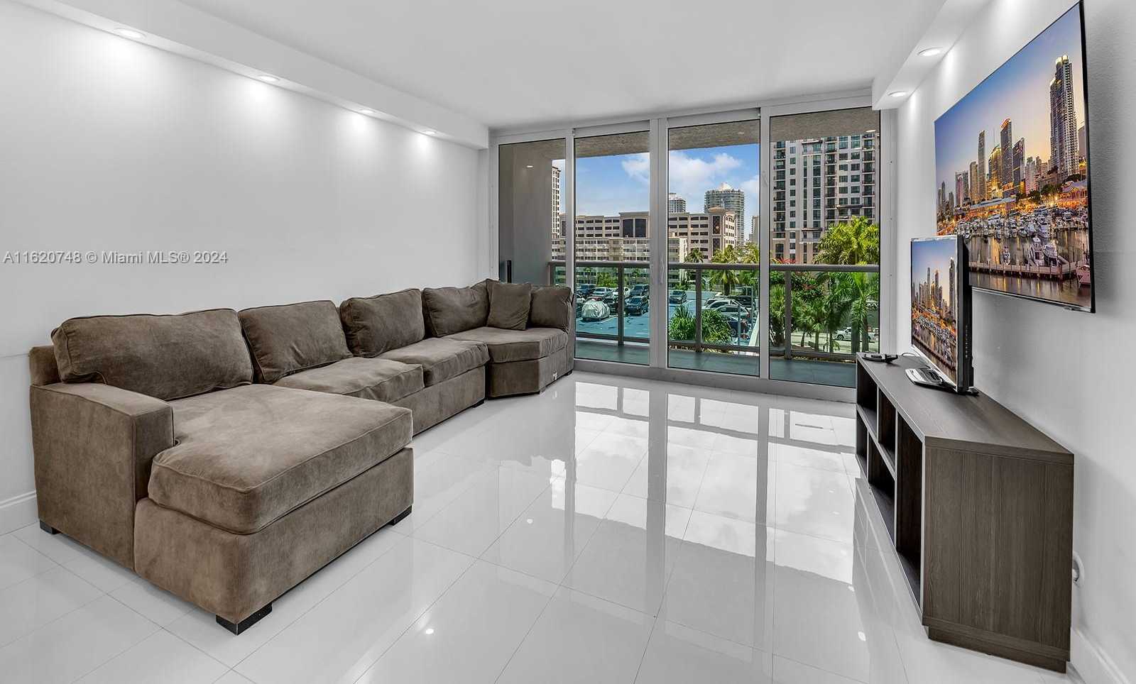 Small Image of 100 BAYVIEW DR #430, Sunny Isles Beach Number 11