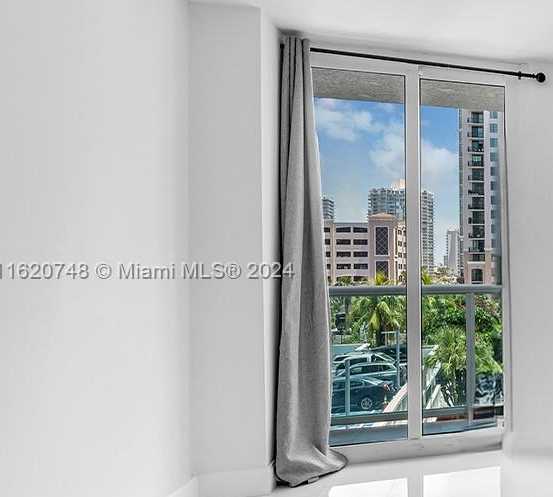 Small Image of 100 BAYVIEW DR #430, Sunny Isles Beach Number 13