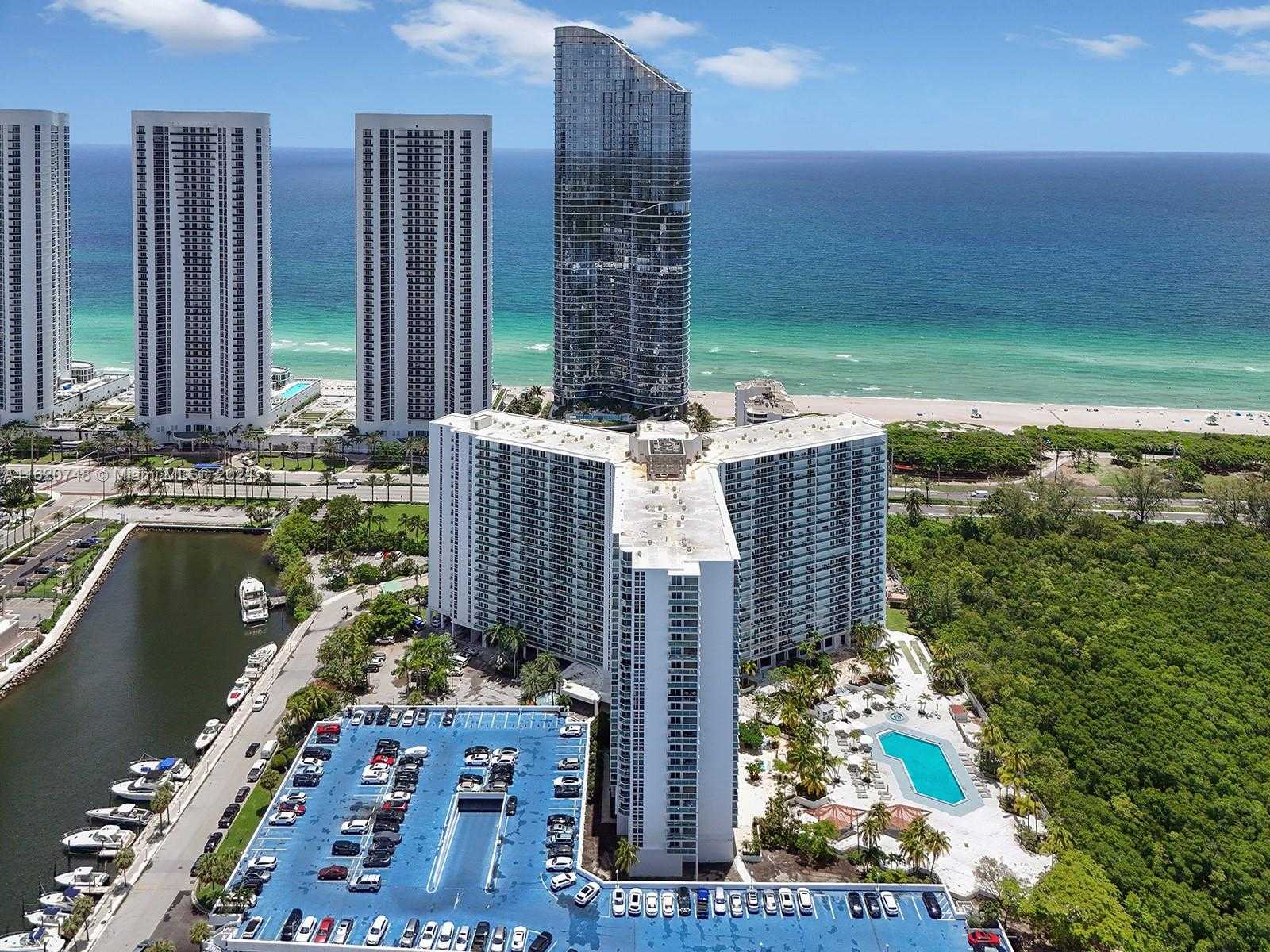 Small Image of 100 BAYVIEW DR #430, Sunny Isles Beach Number 2