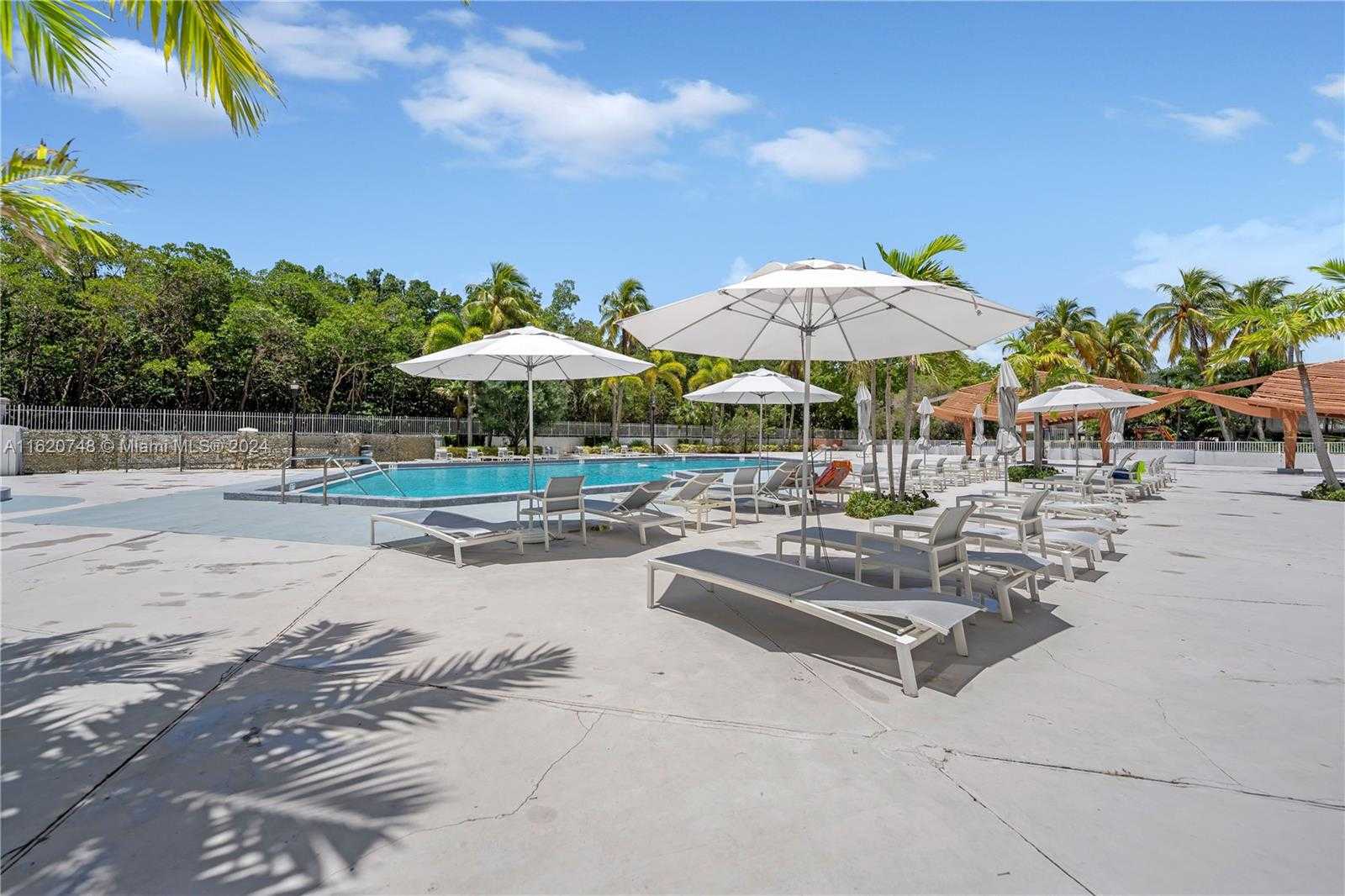 Small Image of 100 BAYVIEW DR #430, Sunny Isles Beach Number 20